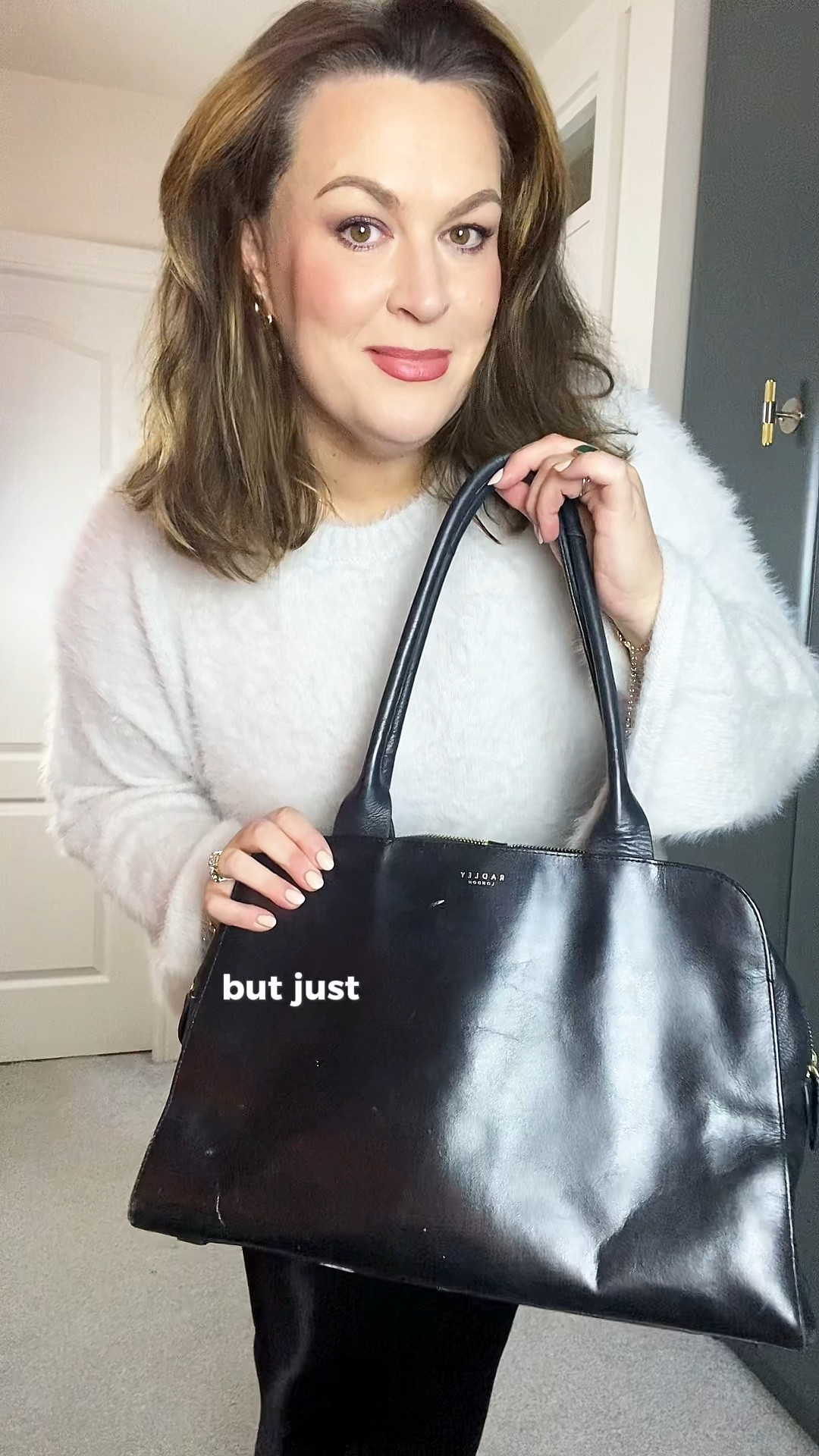 Styling tip
Fluffy jumper size XL
Black satin skirt
Black leather bag 

#LTKmidsize #LTKstyletip #LTKireland