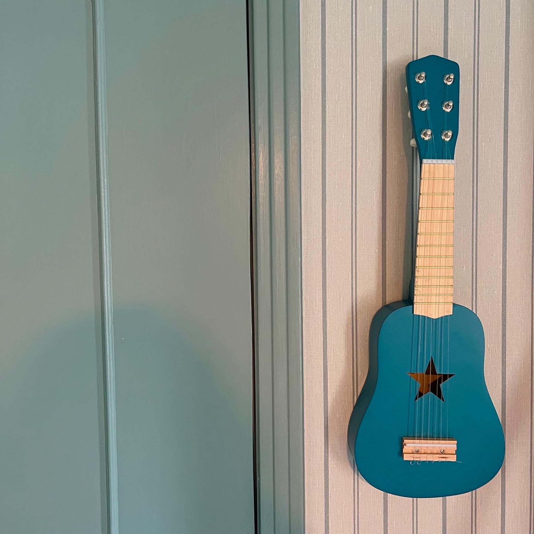 Mini kids guitar! #nursery #kids #kidsroom

#LTKkids