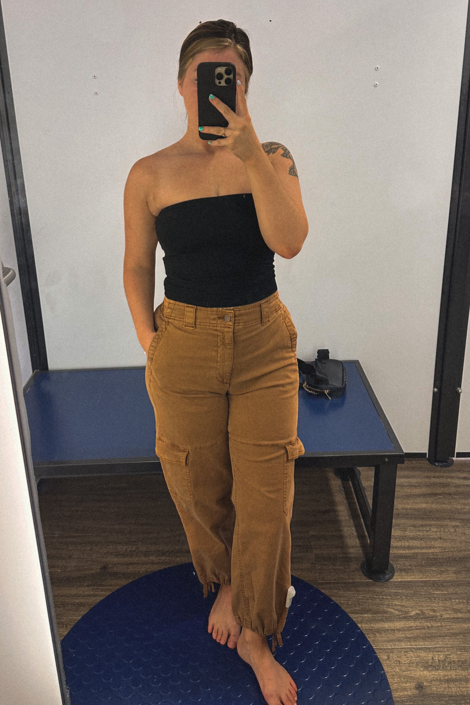 These cargos are so good ✨

I'm in a medium in both the top and bottoms! 

#LTKfindsunder50 #LTKmidsize #LTKstyletip