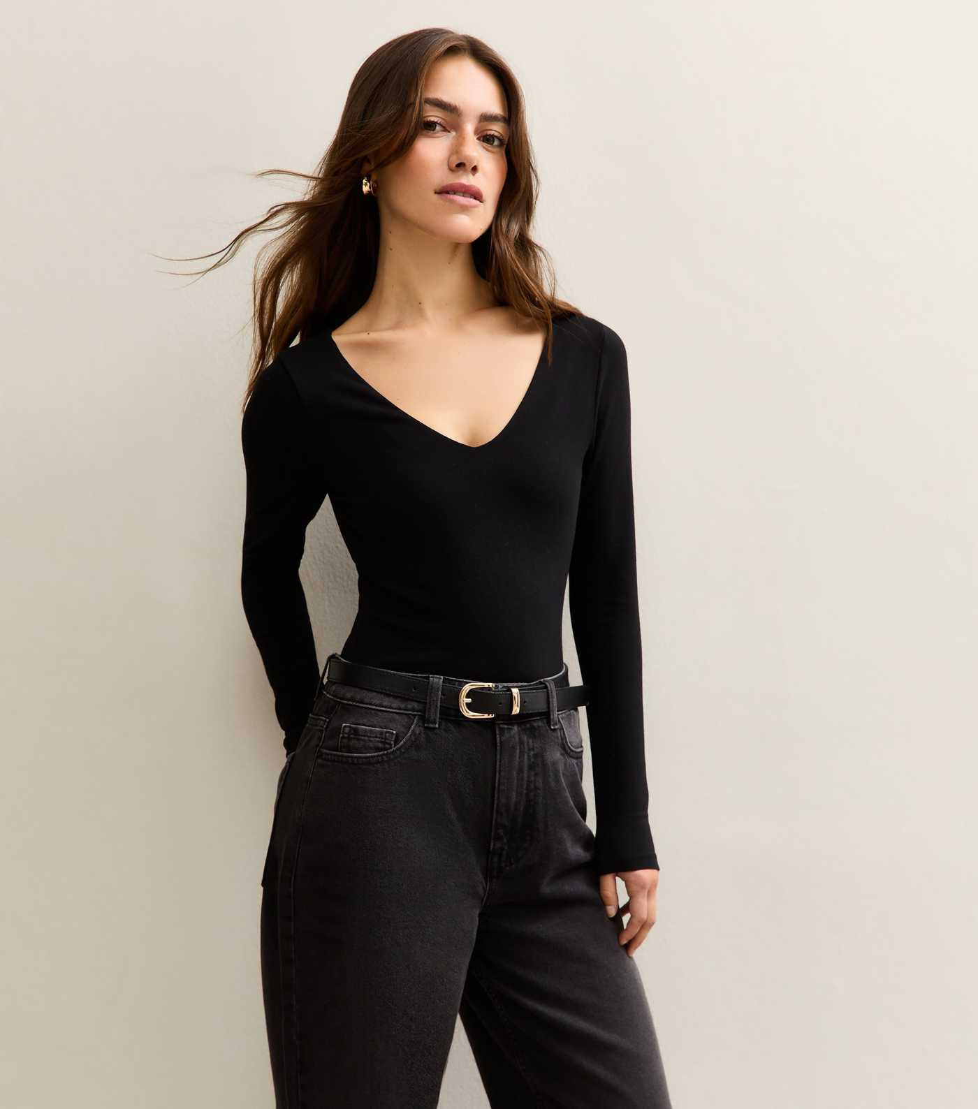 Petite Black V-Neck Bodysuit | New Look | New Look (UK)