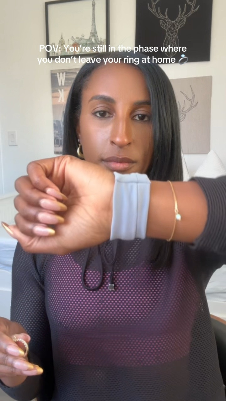 This ring holder for the wrist is perfect for the gym! 


#LTKFindsUnder50 #LTKGiftGuide #LTKActive