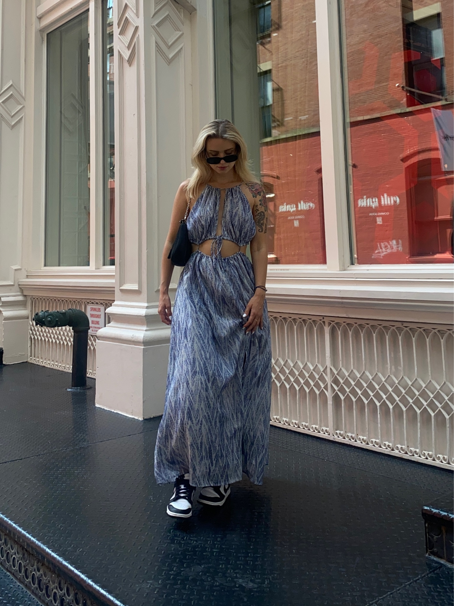 nike dunks, maxi dress, new york fashion style, streetstyle, streetwear, street style inspo, fashion inspo, city fashion, city life