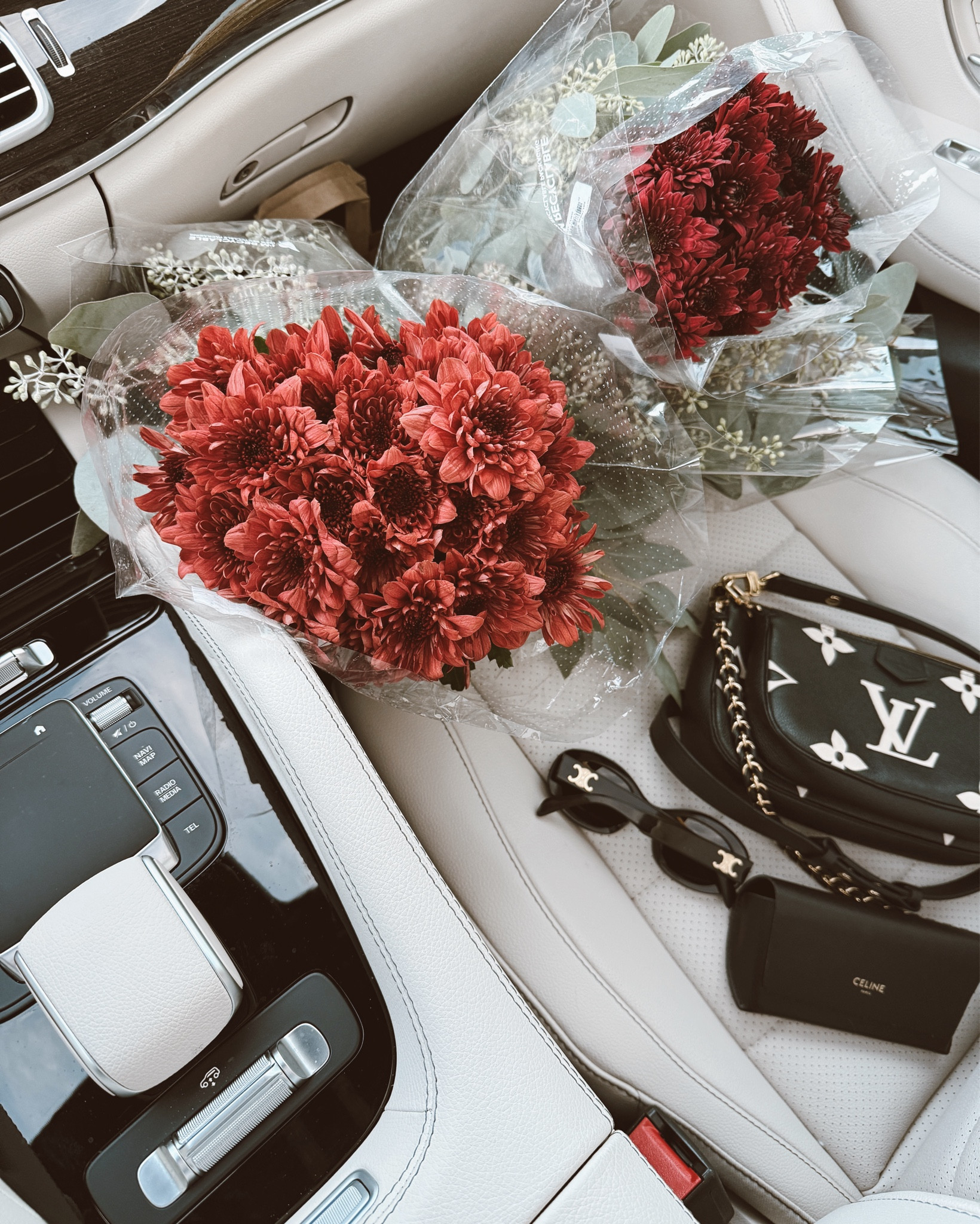 OOTD 🌲 fall table scape coming soon 🤎 #christmas #christmasdecor #ootd #winteroutfit 

#LTKStyleTip #LTKSeasonal #LTKMidsize