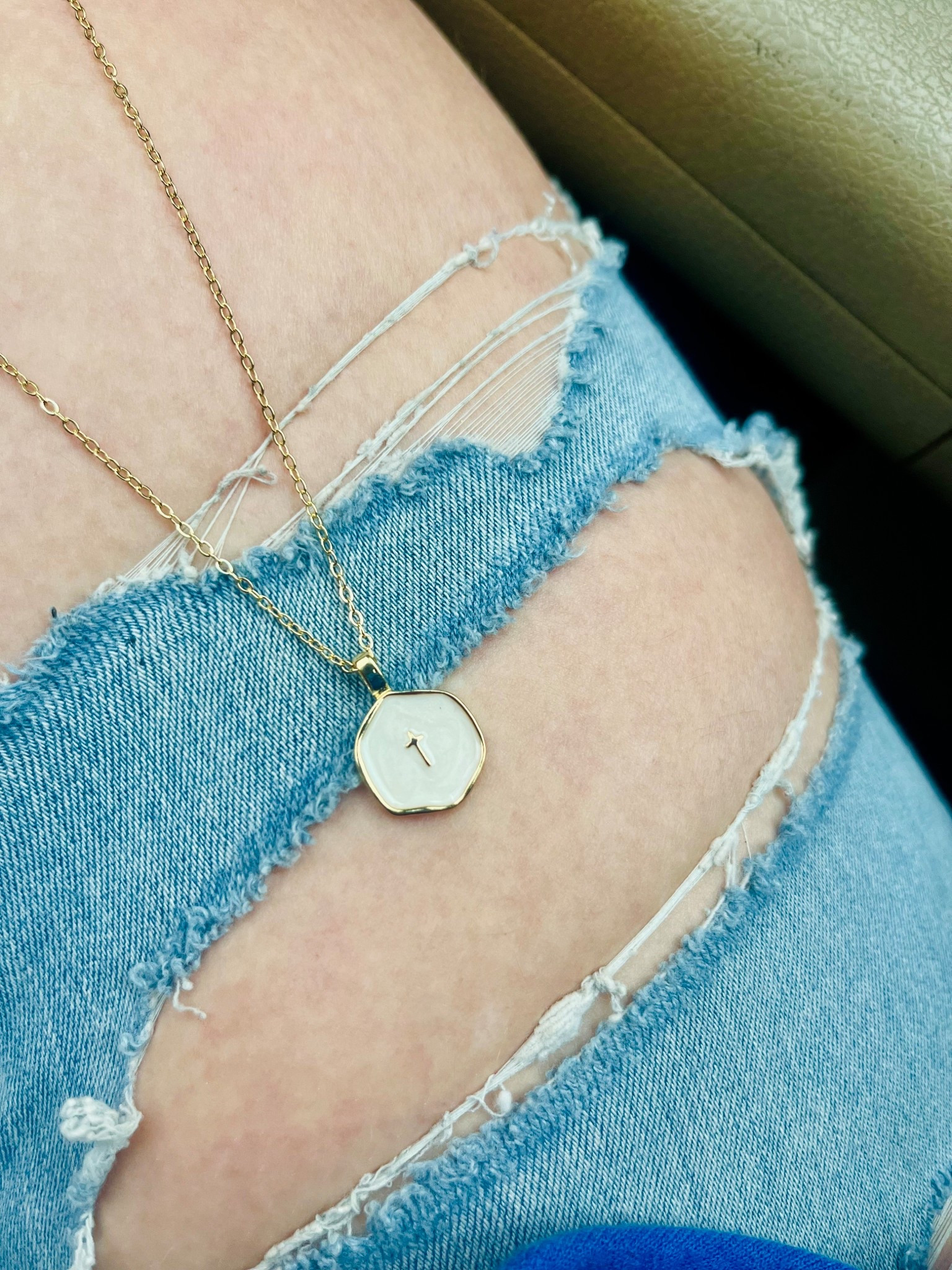 A simple reminder of faith + love ✨
Cute for teens and such a thoughtful gift. Linked on my LTK!


#LTKSaleAlert #LTKU #LTKselfcare