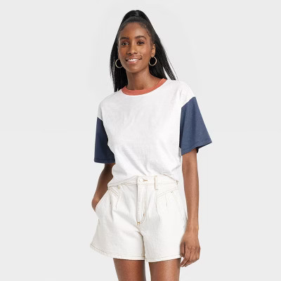 Women's Short Sleeve Boxy T-Shirt - Universal Thread™ | Target