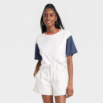 Women&#39;s Short Sleeve Boxy T-Shirt - Universal Thread&#8482; XS | Target