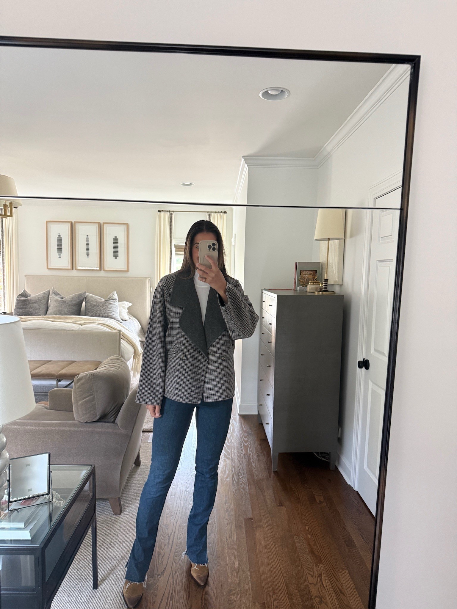 Such a high quality coat for the winter!! 

tts: coat size down 1

favorite daughter, favorite daughter outfit, oversize coat, coat, fall coat, winter coat, plaid coat, plaid jacket, mom style, Grace White

#LTKHoliday #LTKSeasonal #LTKOver40