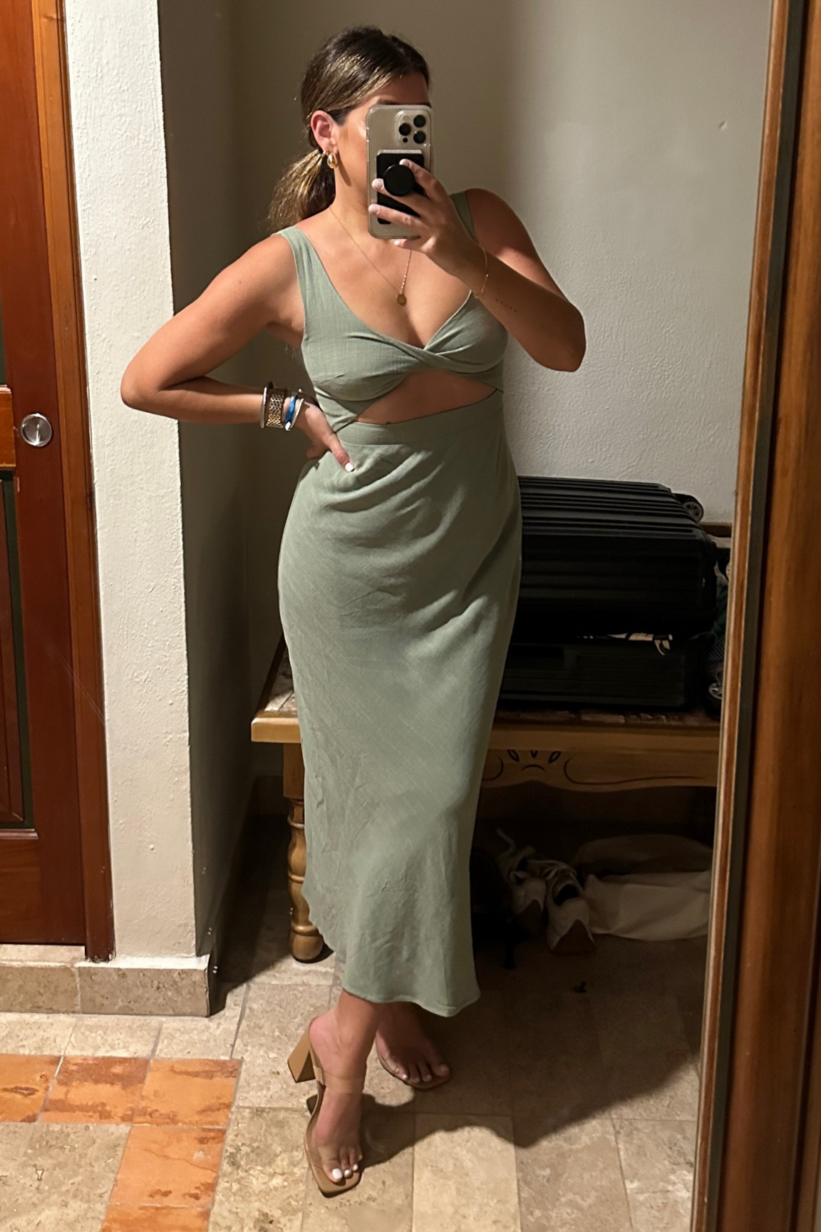 Dress I’m LOVING and wore in Mexico. Use code LAURENHORN for 20% off! Wearing size 6. Could have sized up one. Tap photo to shop and follow for more! Xx

#LTKfindsunder100 #LTKtravel #LTKstyletip