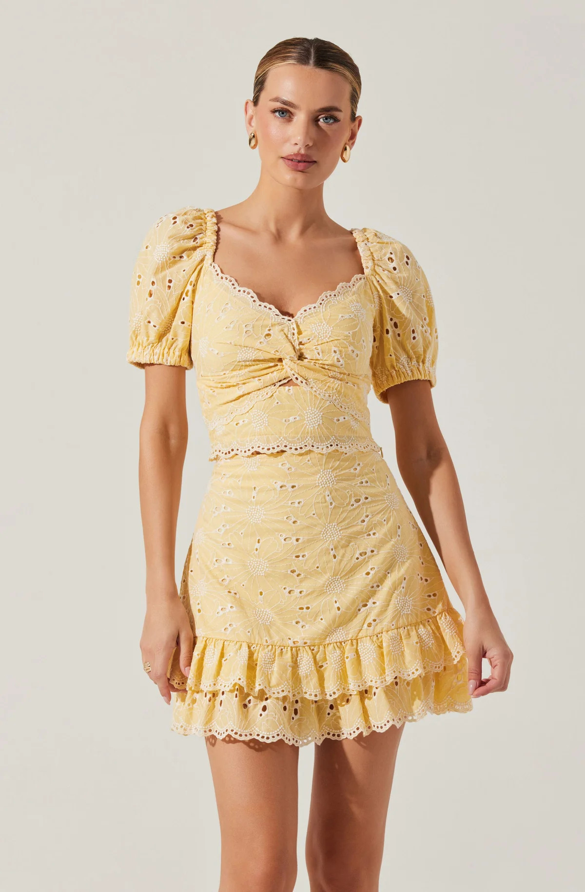 Evelin Eyelet Twist Front Top | ASTR The Label (US)