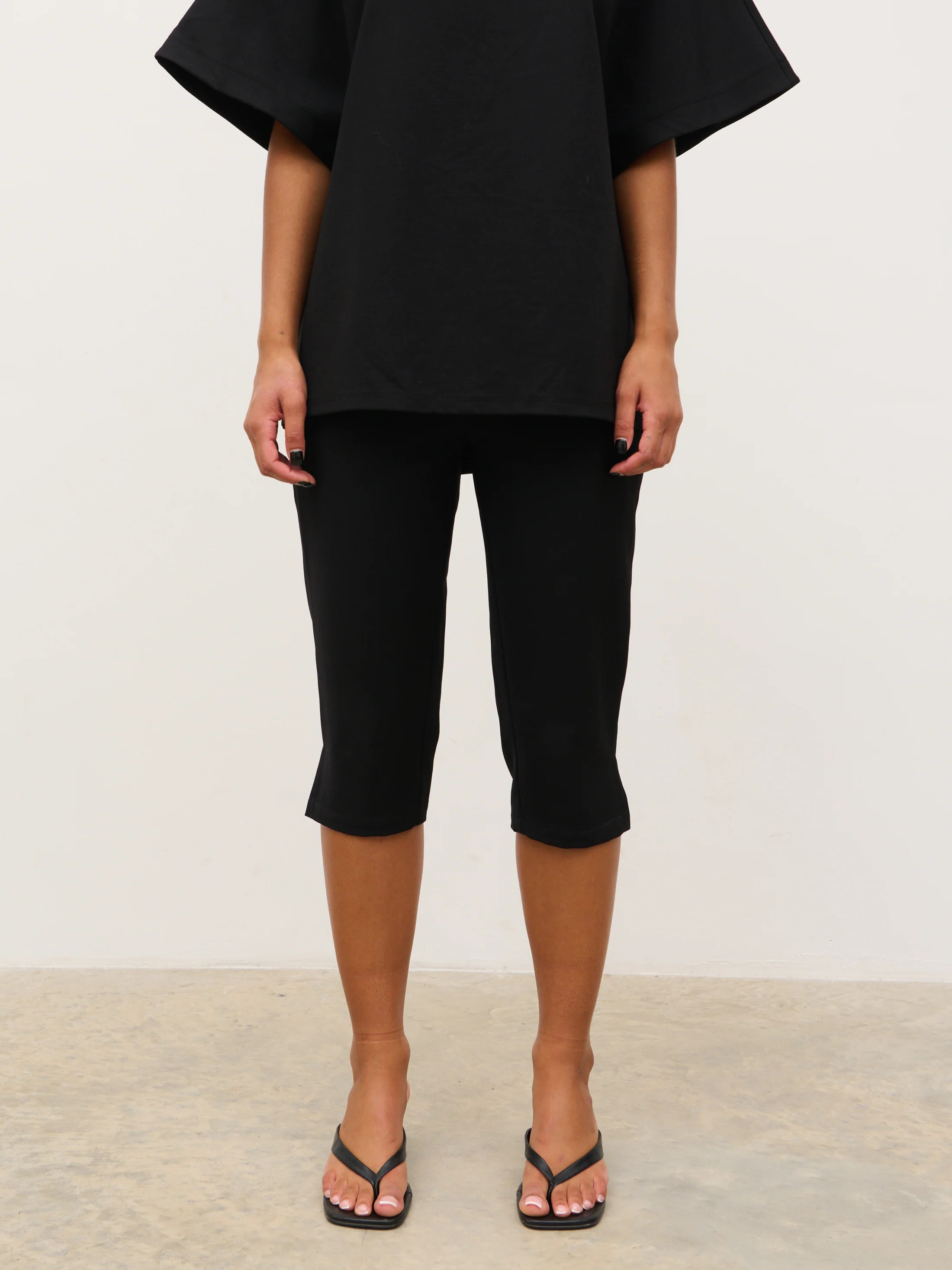 Valeria Capri Pants - Black | Pretty Lavish (UK)