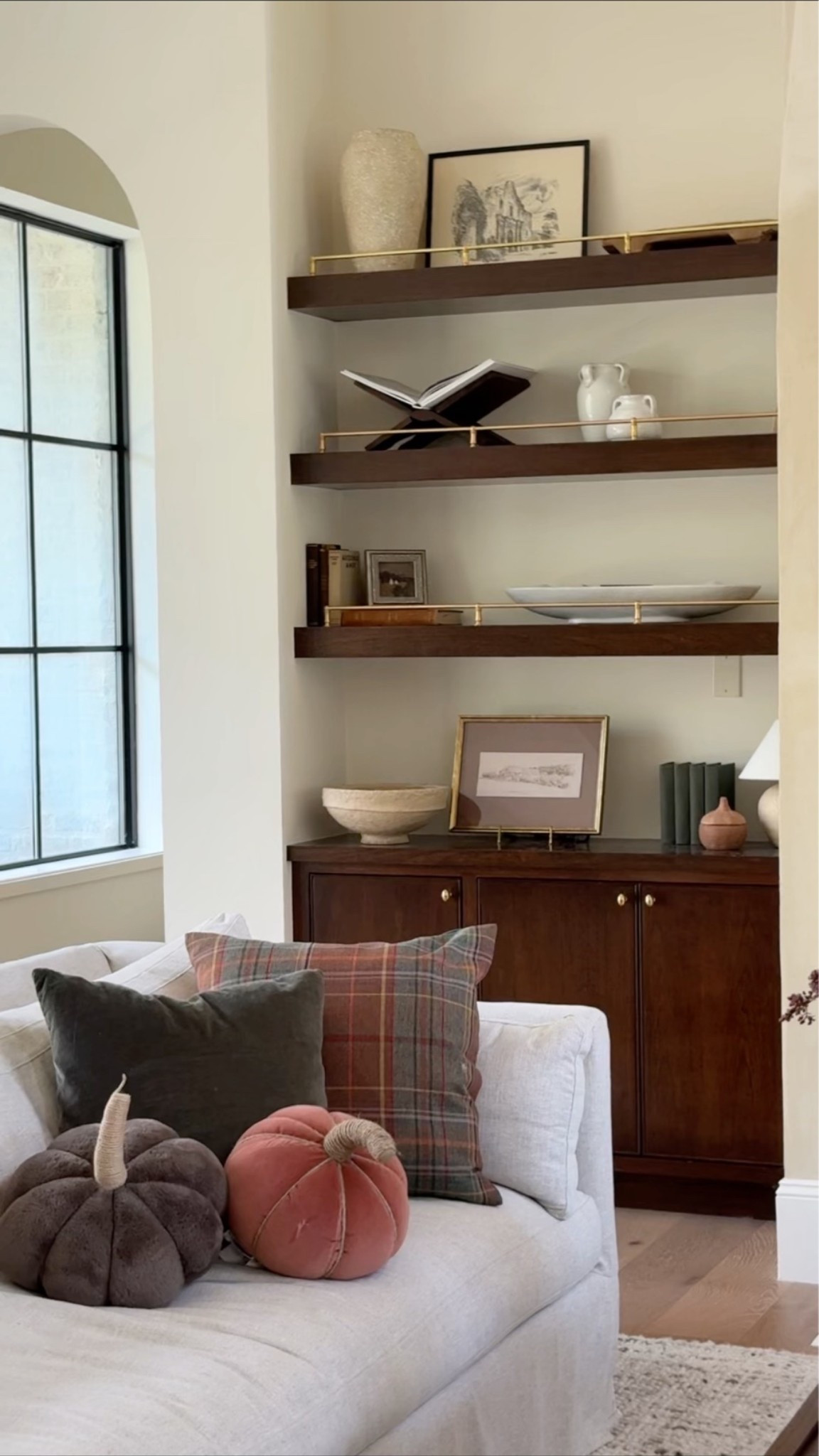 Fall home living room decor

#LTKHome #LTKSeasonal
