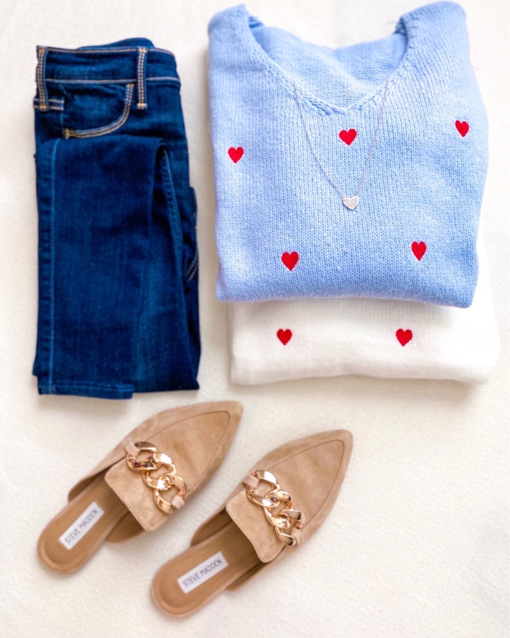 Casual Valentine’s Day outfit 

Heart sweater
Jeans
Tan flats



#ltkpetite #ltksalealert #ltkfindsunder100 #ltkfindsunder50

#LTKSeasonal #LTKOver40 #LTKootd