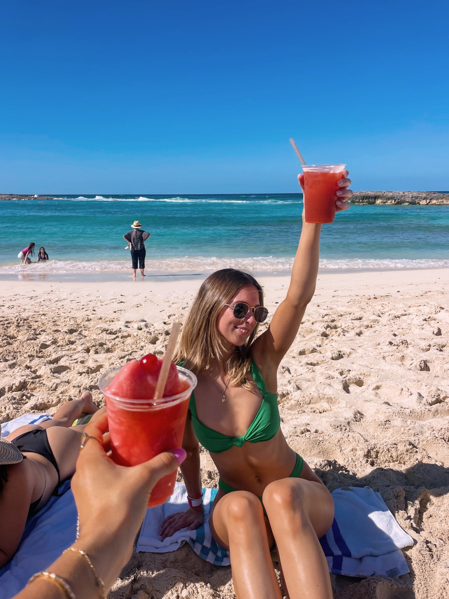 Green color is no longer sold but I linked the exact one in blue!! Added some other green backups I loved as well :) 