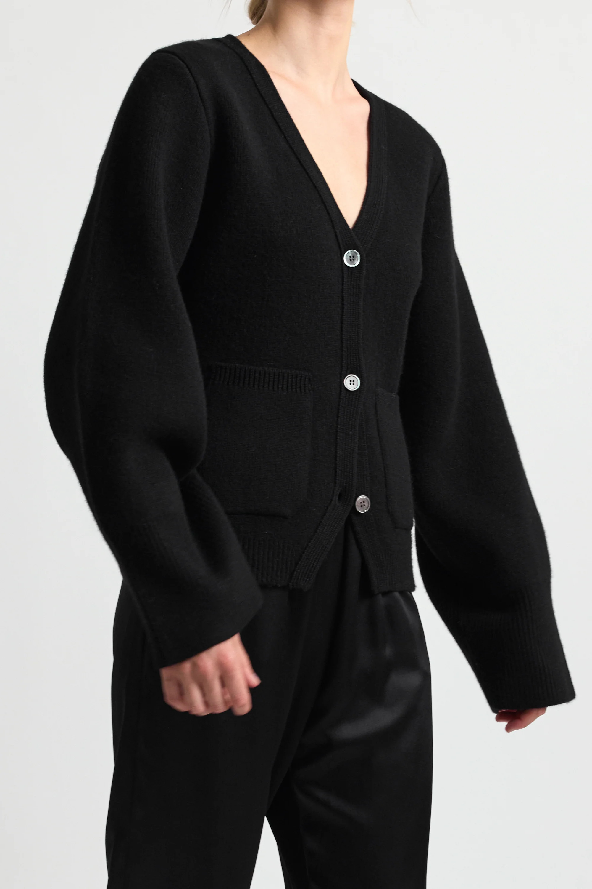 V Neck Cardigan | Almina Concept