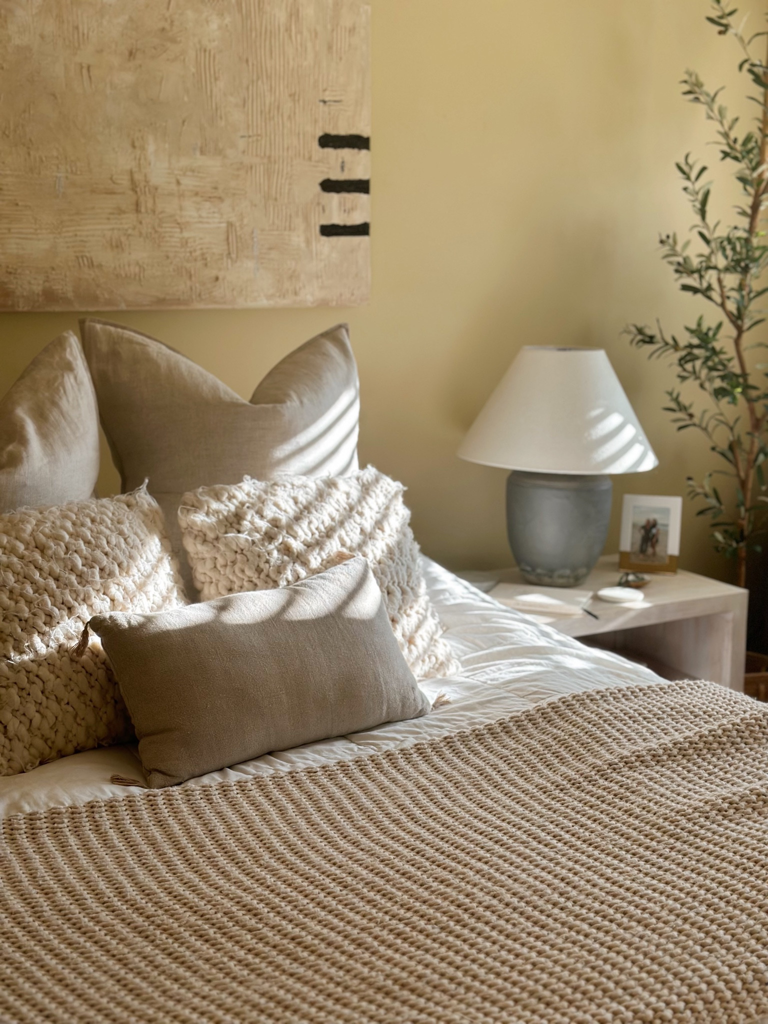 neutral bedroom details 🤎🤍💭

#LTKFind #LTKunder100 #LTKhome