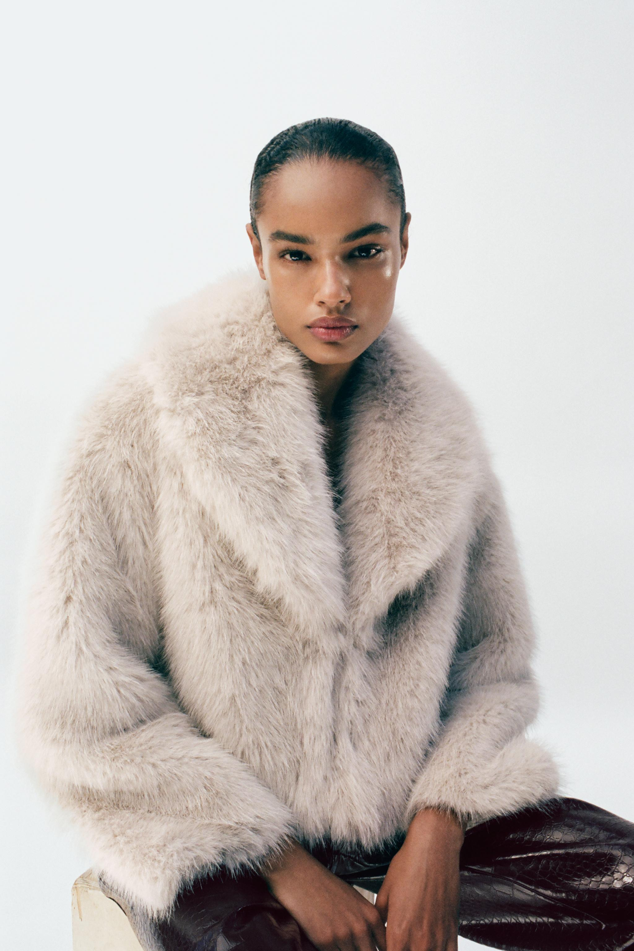 SHORT FAUX FUR COAT WITH LAPEL COLLAR | Zara UK