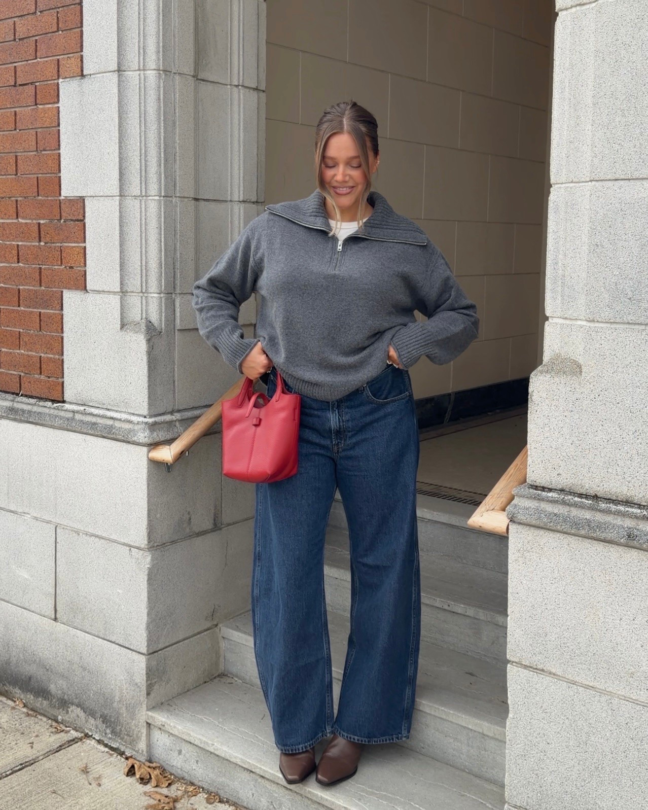 loving this cashmere sweater from jcrew it’s lightweight but warm, versatile and can be worn with the collar up or zipped down. Gorgeous and soft. Loving the tiny sweater also I wear size large and it actually has a nice slouchy fit. Jeans true to size, high rise slight barrel leg!

#jcrew #fallstyle #sweater #cashmere #darkwashdenim