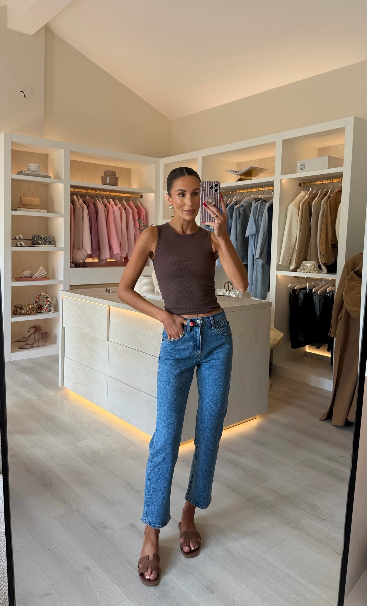 20-40% off everything at Abercrombie - use code AFGEORGIA for an extra 15% off!
AD @abercrombie 
Top: size XXS
Jeans: size 24 long 
#abercrombiepartner 

#LTKstyletip #LTKuk #LTKspring