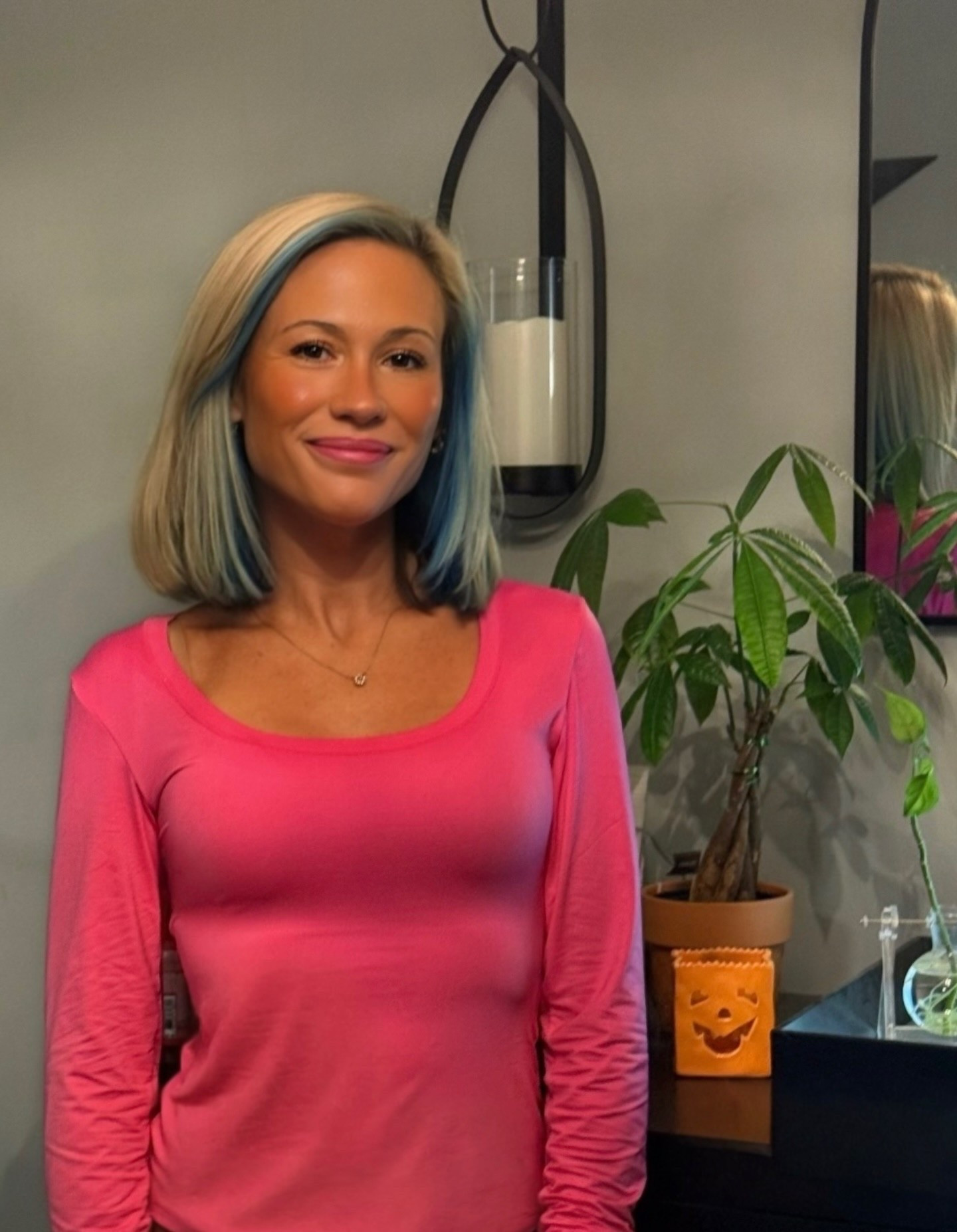 Just waiting for my mom to order the 8x10s for the fridge.
Photo Credit: My Mom 🤣 
.
#amazonfashion #pumiey #mymomisthebest #lovethissong  #humor #funnies #stayingpositive #90skid #1990 #90sbaby