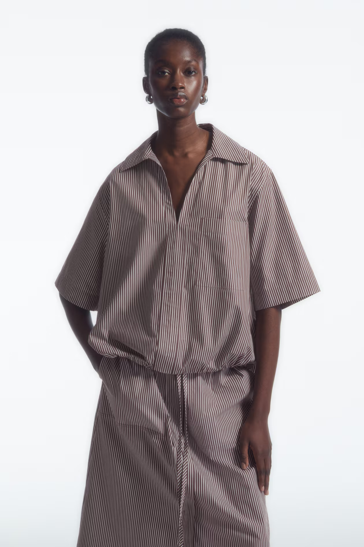 OPEN-COLLAR DRAWSTRING BLOUSE - BROWN / STRIPED | COS (AU)