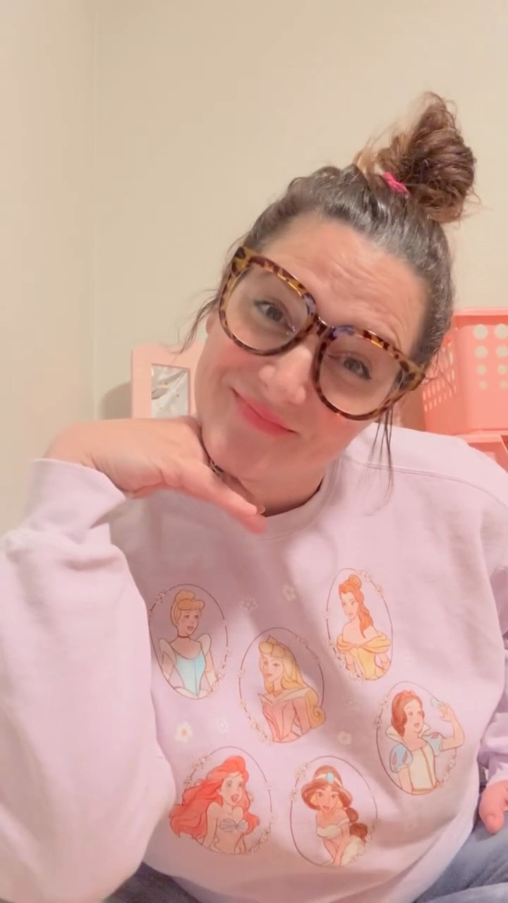 Welcome to my merch haul! ✨
It’s a weekly thing. ☺️

I got goodies from:
🎀@Target 
🎀@blogilates 
🎀1953designs (Code: ZOE15)
🎀Disney Store via Whatnot 

See you guys next week with more of the fun things! 😍💖