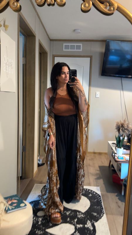 Boho style is always complete with wide leg pants and a kimono 

Kimono - three birds nest (use the code Kimmymanzo to save) 

Spring outfit 
Wide leg pants 
Spring outfit 
Boho outfit 

#LTKVideo #LTKFindsUnder100 #LTKMidsize