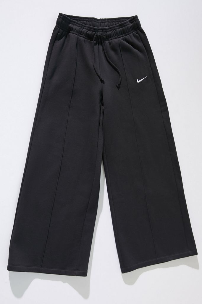Nike Sportswear Trend Essential Fleece Pant | Urban Outfitters (US and RoW)