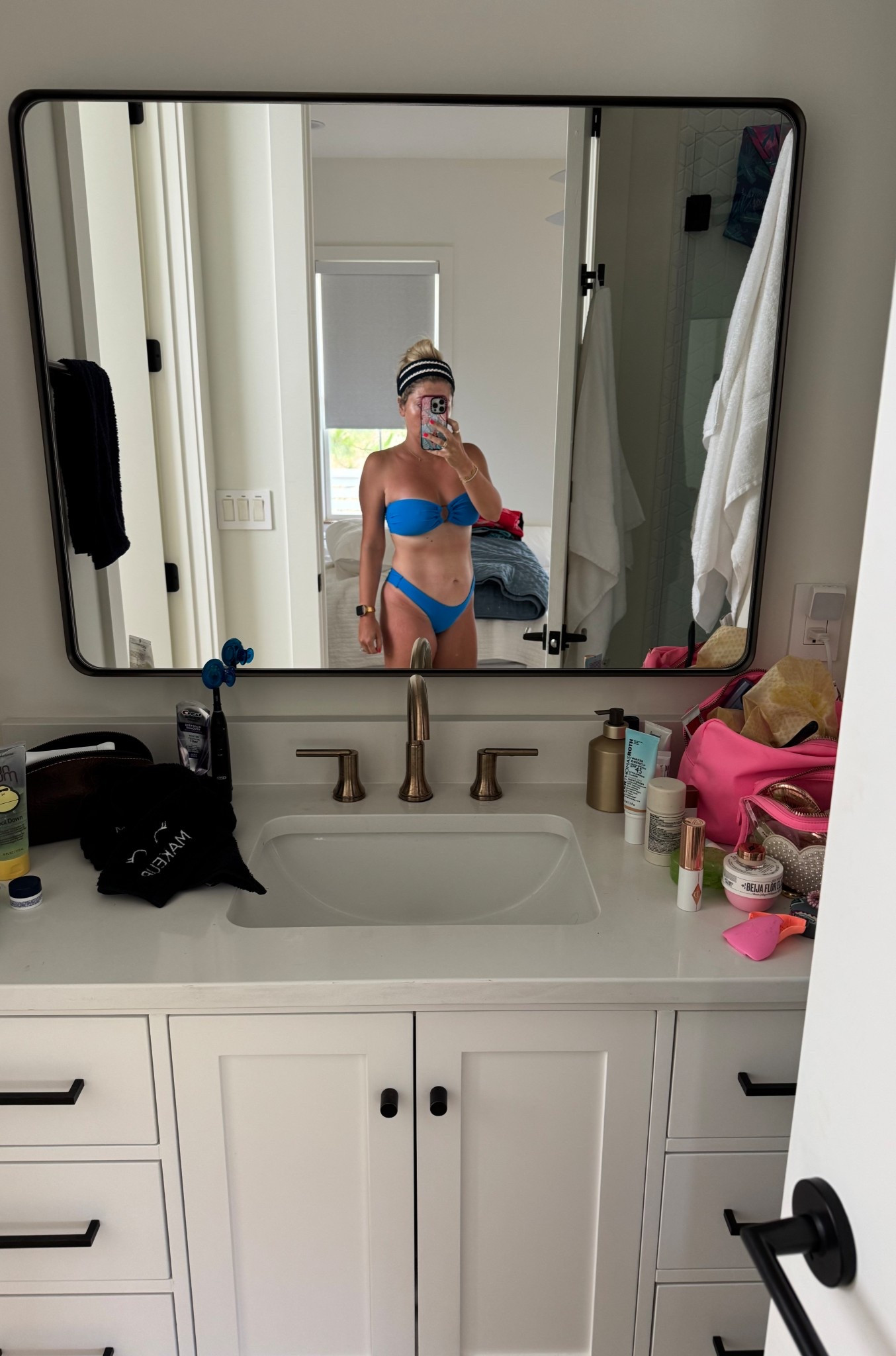 Beach outfit
Swimsuit small


#LTKSummerEdit #LTKSaleAlert #LTKSwim