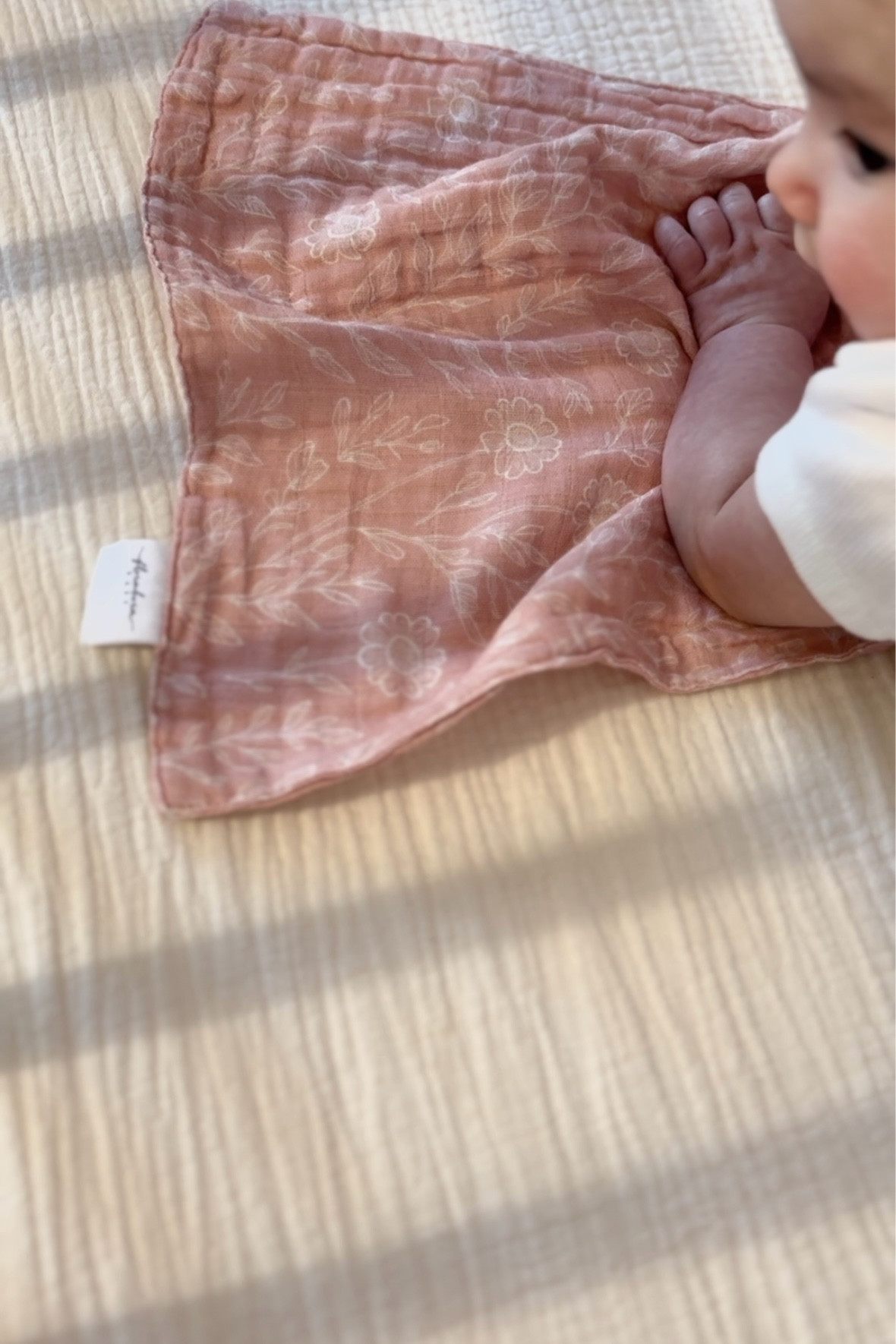 The prettiest AND most absorbent burp cloths 🌸 
