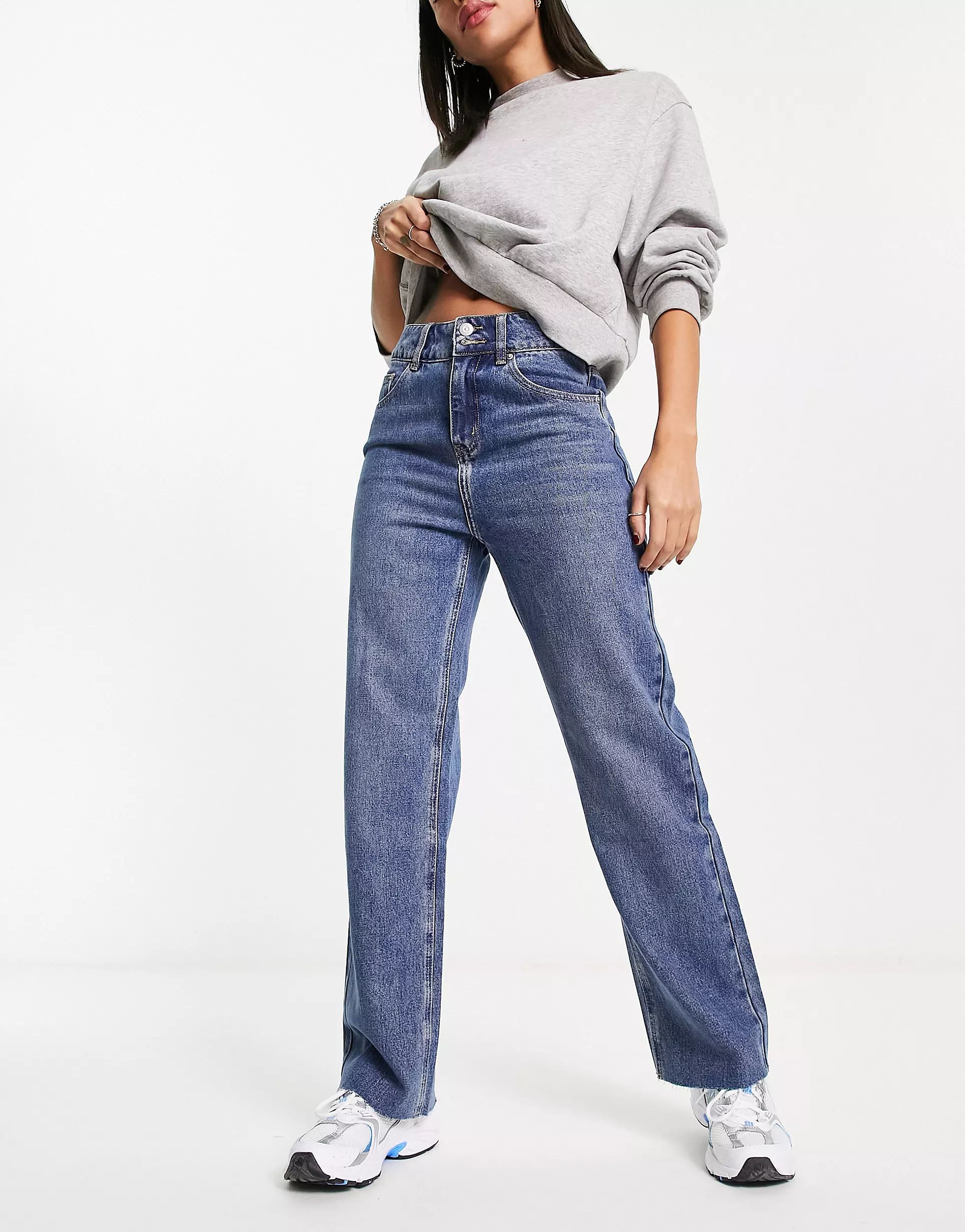 Urban Revivo straight leg jeans in blue | ASOS (Global)