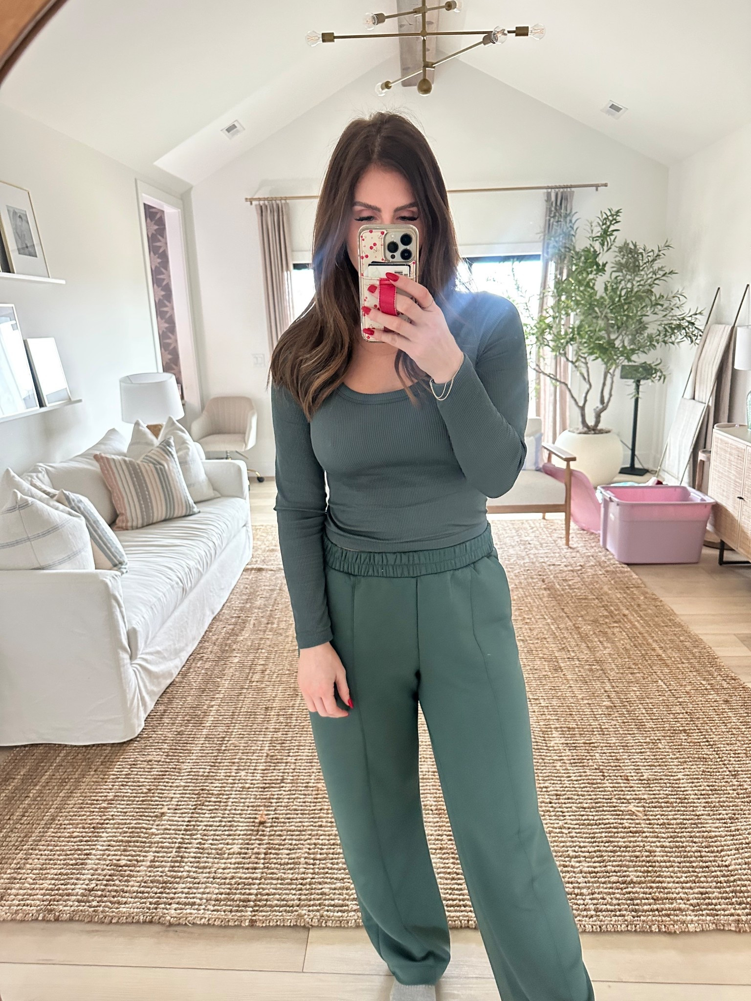 Absolutely obsessed with this top in pants from Old Navy! The pants feel so expensive, like the Spanx scuba material. The top is ribbed and tighter fitting.


#LTKgrwm #LTKootd #LTKmomlife