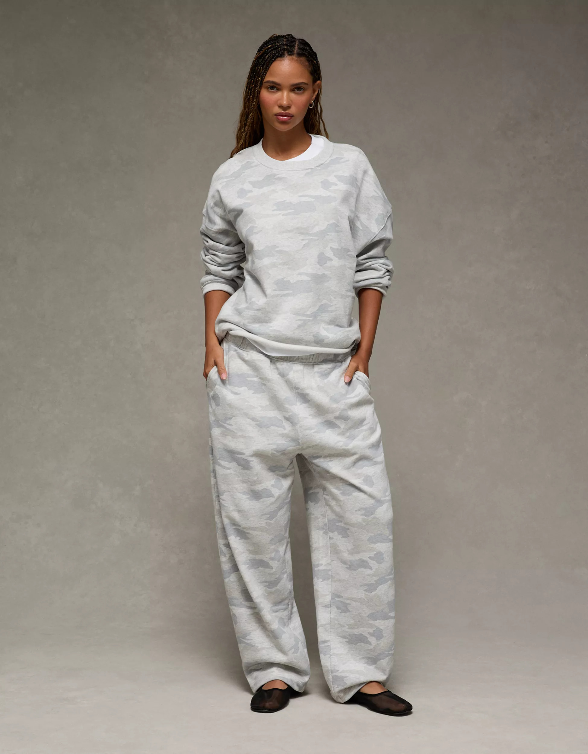 AE Everyday Luxe Barrel Sweatpant | American Eagle Outfitters (US & CA)