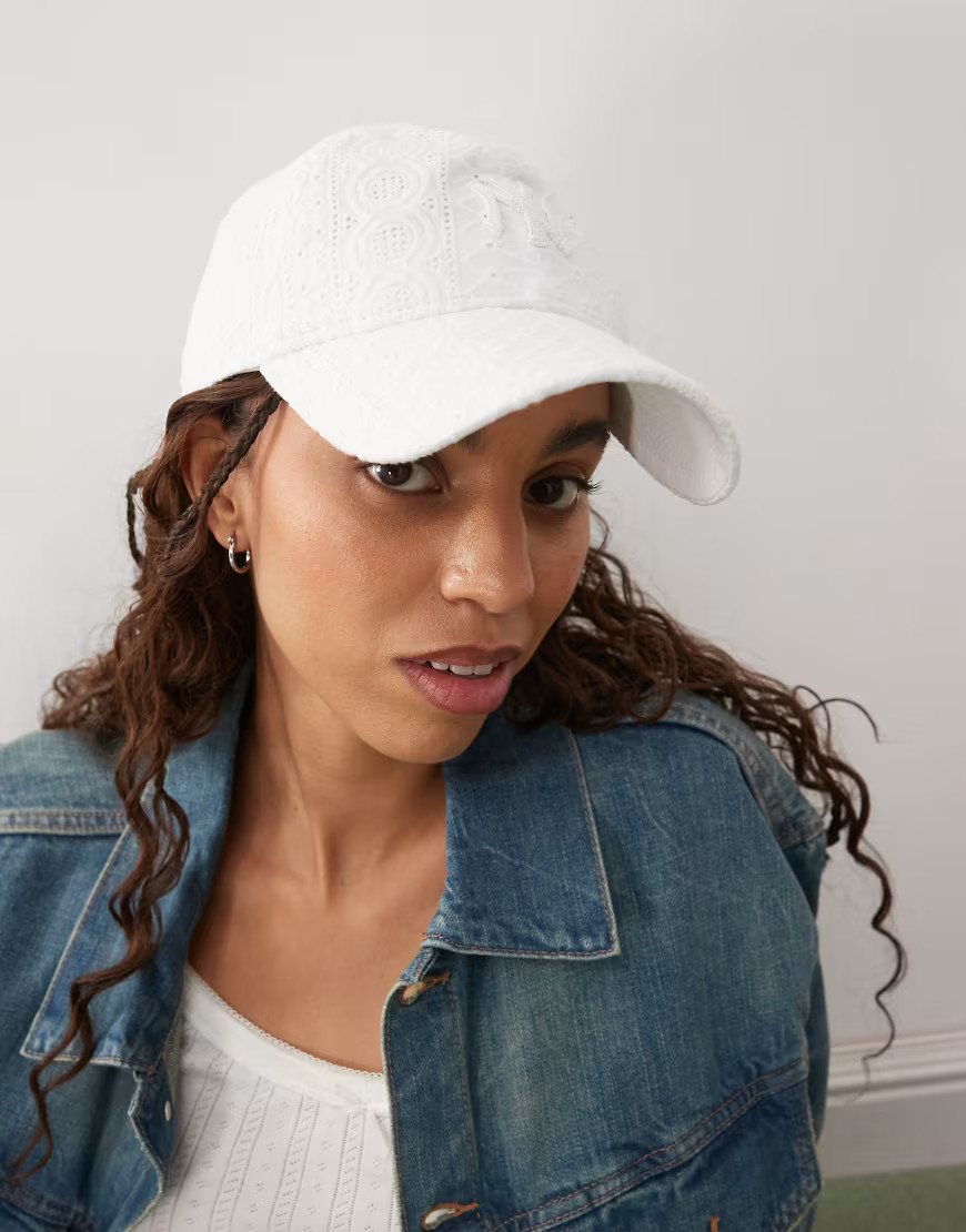 New Era NY Yankees 9twenty broderie cap in white | ASOS (Global)