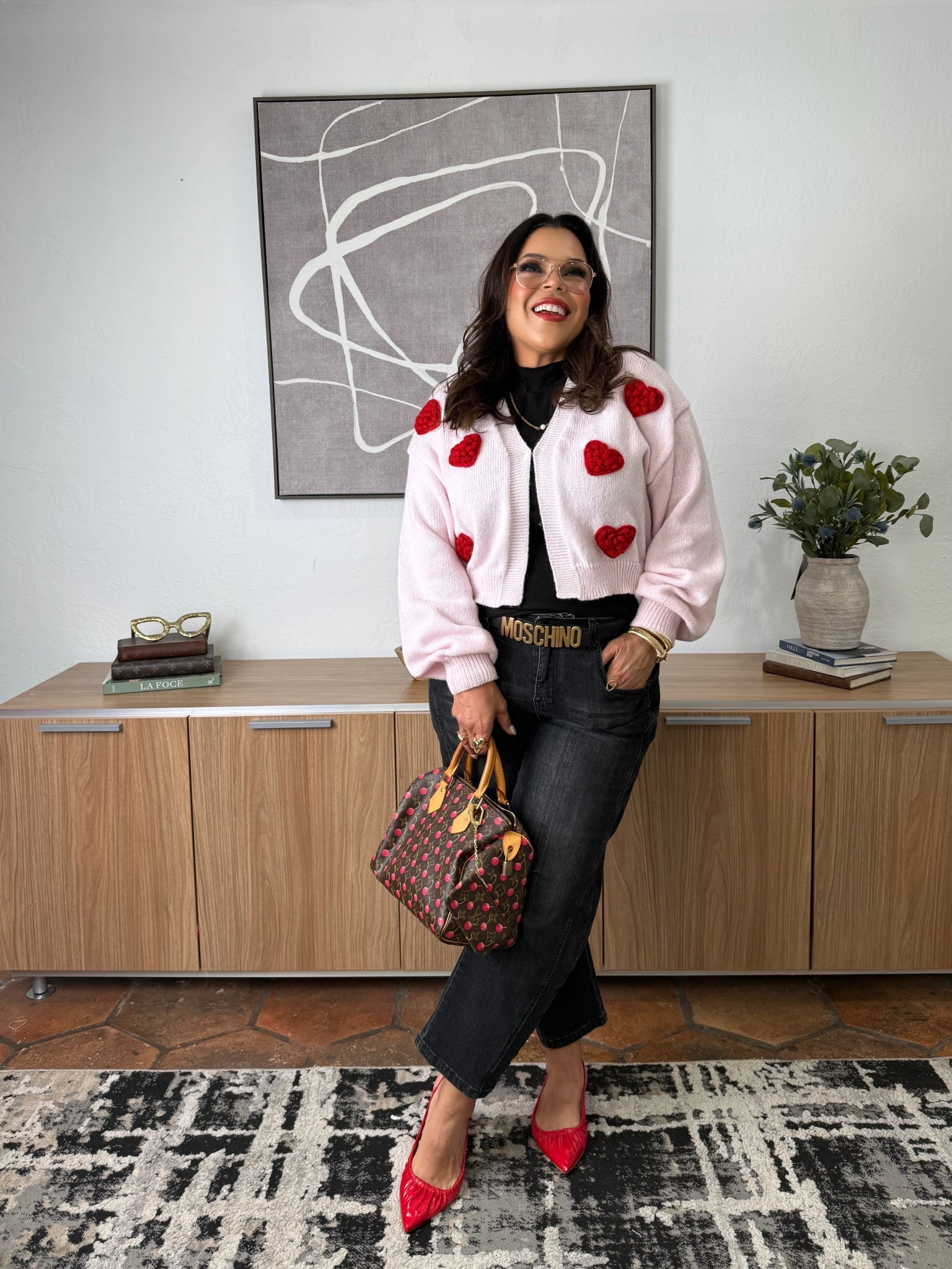 Valentines inspired ootd! This heart sweater is adorable and it’s less than $20! It’s a perfect way to add a pop of color to your wardrobe.


Size L
*LV bag and Belt are not  available to post

#LTKootd #LTKMidsize #LTKBeauty