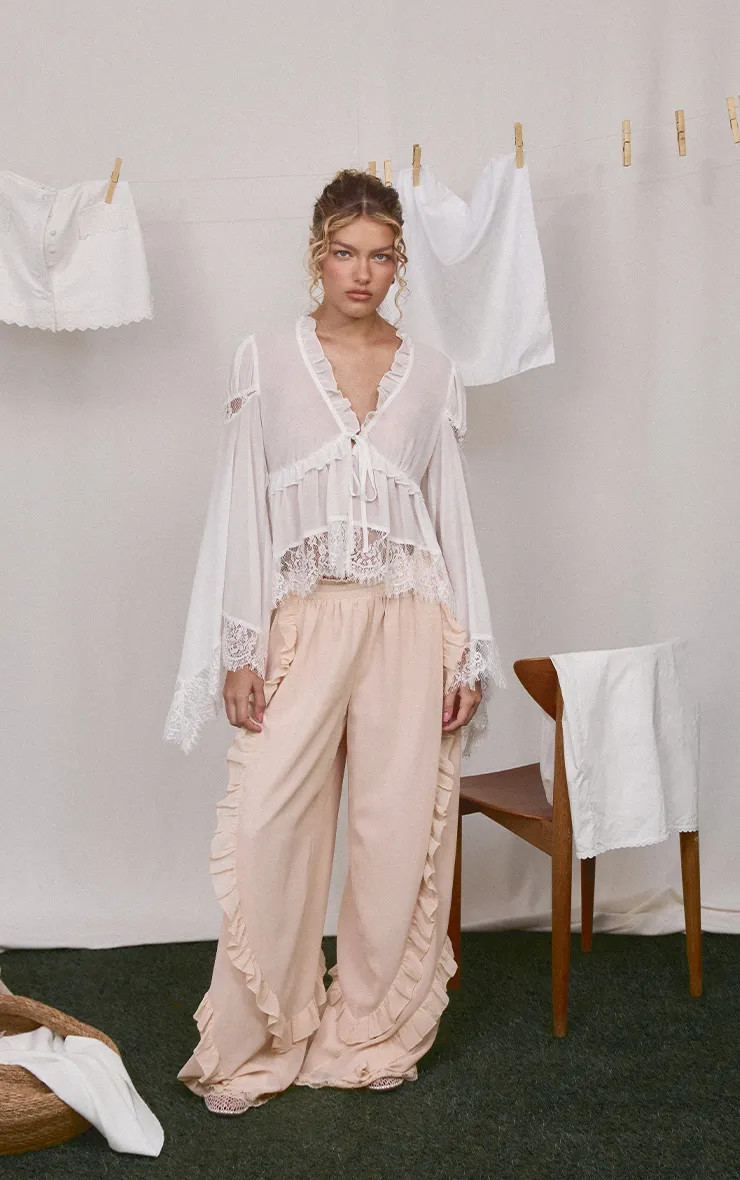 Pink Wijdvallende Broek Met Ruches Detail | PLT NL | Prettylittlething Netherlands