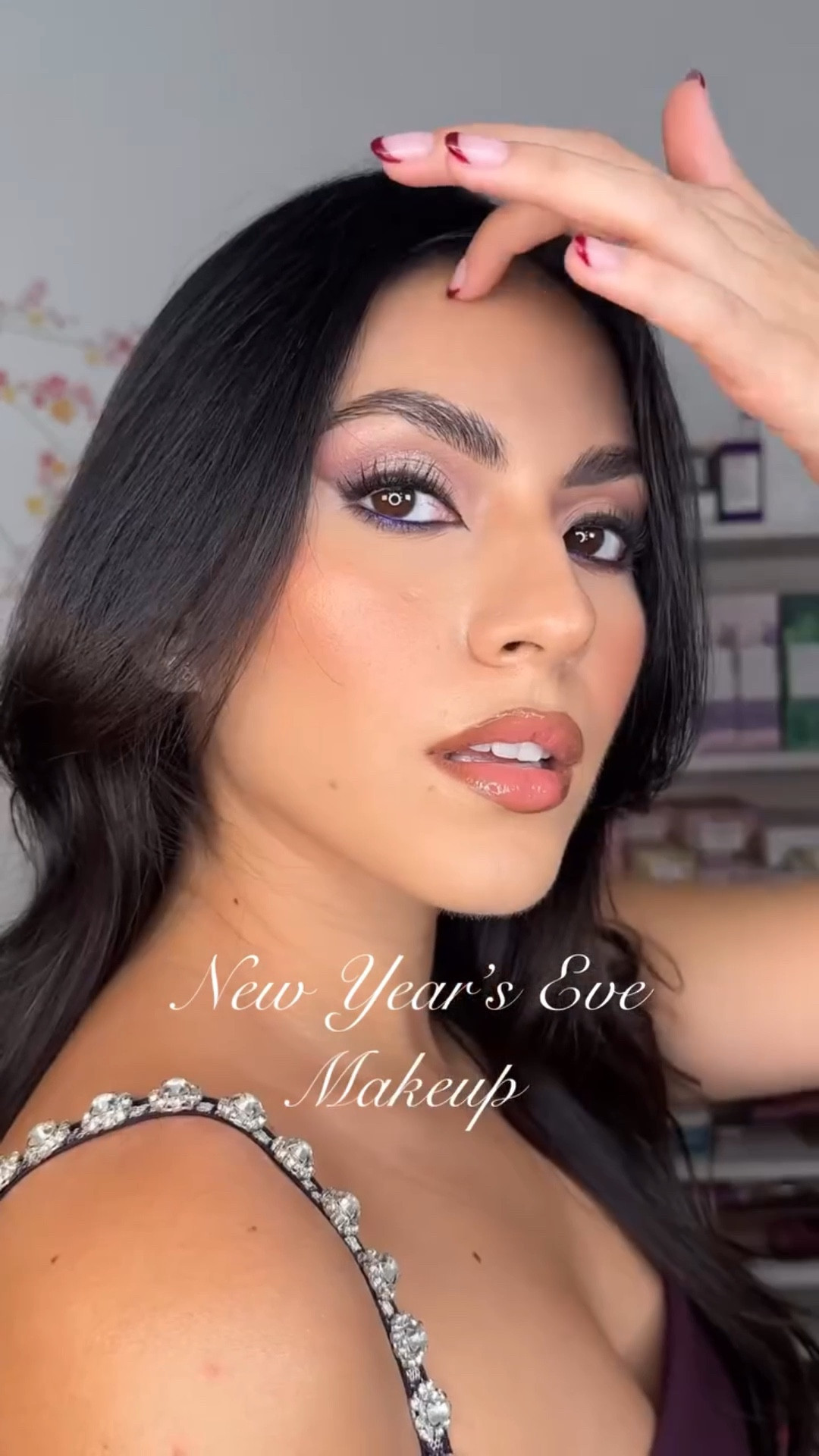 El tutorial perfecto para ocasiones especiales ✨ 
Te gustó ?? 💘

Productos: 
@lancomeofficial concealer @hudabeauty grunge palette  @maybelline surreal mascara 

#maquillaje #tutorial #nyemakeup #grwm

#LTKdatenight #LTKespana #LTKbeauty