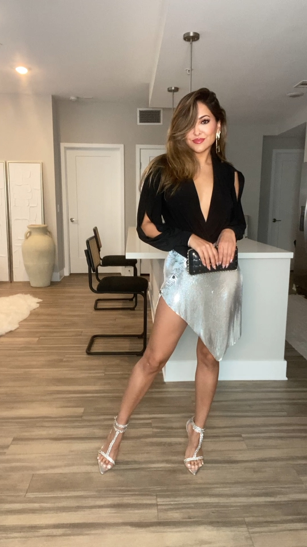 GRWM: Holiday Inspo + NYE Pt. VIII ✨

Outfit Details:
top — @lulus wearing xs
skirt — @showpo one size 
blush + perfume — @valentino.beauty blush rosa emozoine
shimmer — @smashboxcosmetics x becca color champagne pop
earrings + bag — @chanelofficial 
shoes — @jessicarichofficial (available on their website & alternatives down below!)

#LTKstyletip #LTKHoliday #LTKU