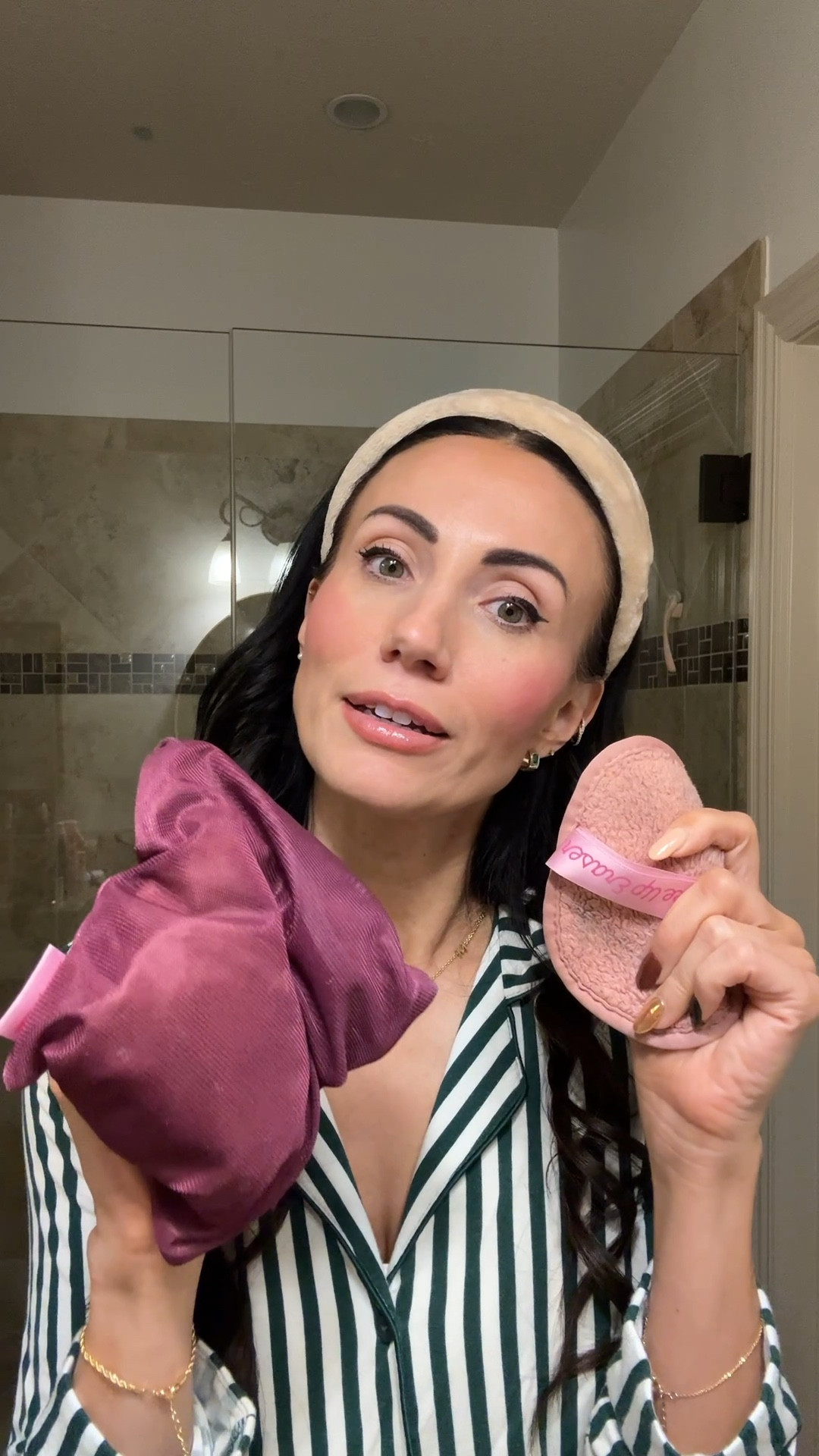 Makeup erasers are another gift that just always works. Grab a new set for yourself or the girls in your life. Love how well they work. @nordstrombeauty #nordstrompartner