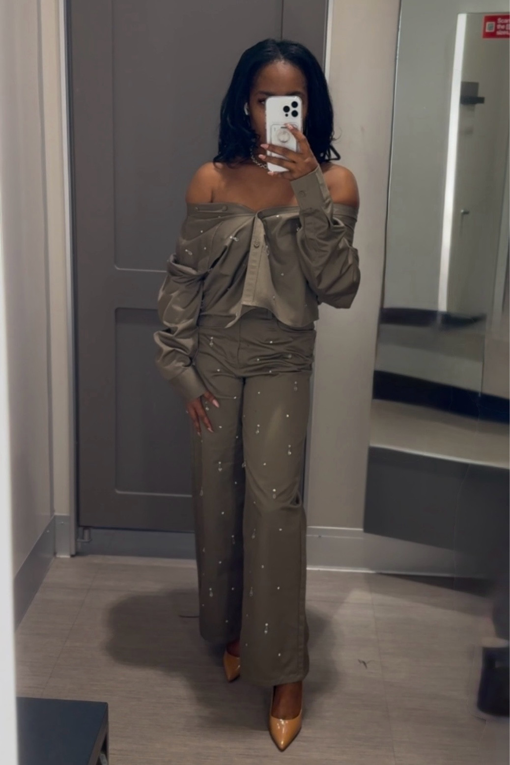 Thanksgiving, but make it chic. 🫒✨ Loving this embellished olive green set for hosting and feasting in style! Perfect for lounging in the living room and turning heads at the table. Shop this full look on my LTK now! 💚🍂 #LTKHoliday #LTKSeasonalStyle #FutureCollective

#LTKStyleTip #LTKFindsUnder50 #LTKHoliday