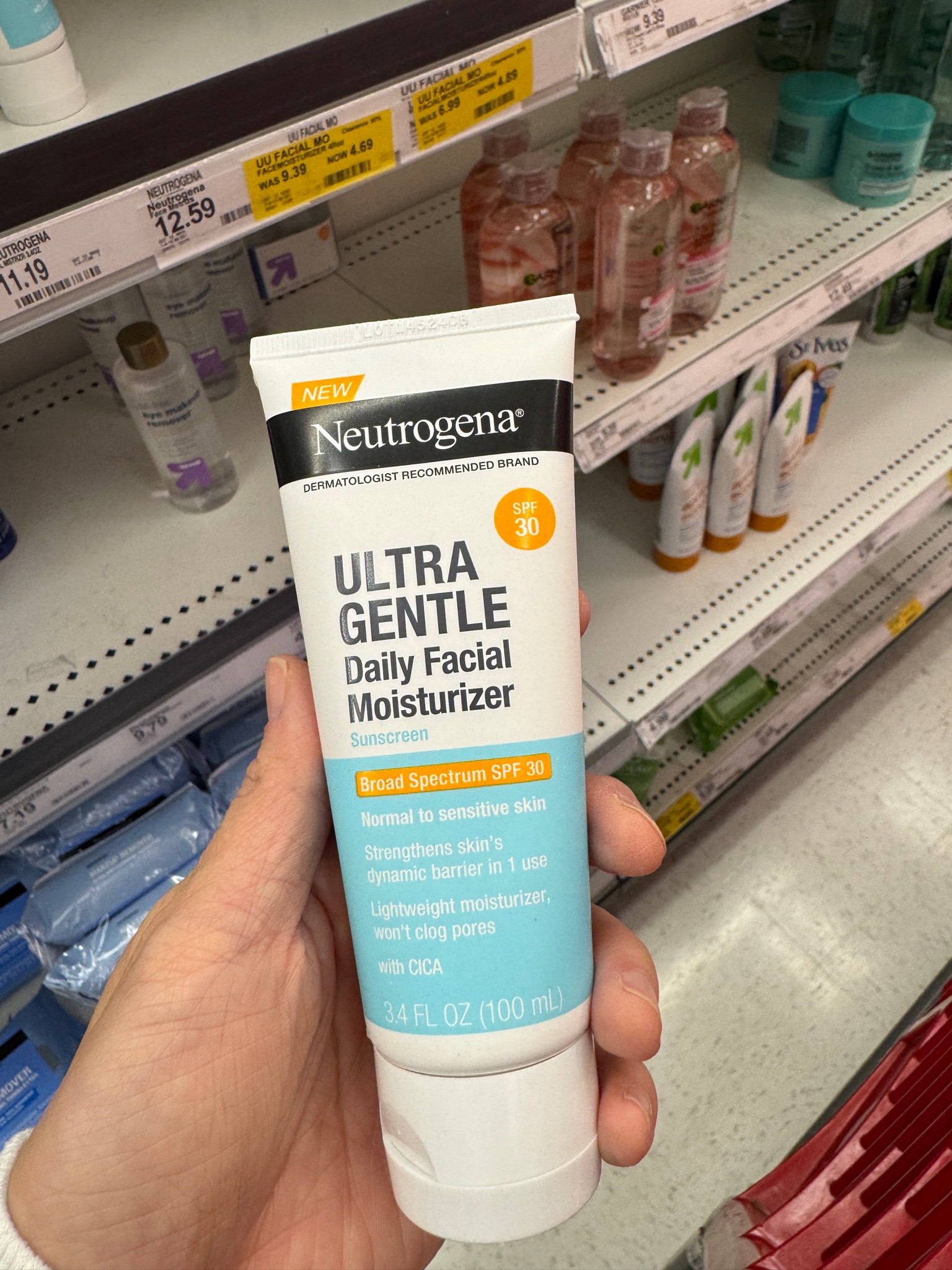 If you have sensitive skin, this looks like a great 2-in-1 moisturizer + sunscreen! 

#LTKBeauty