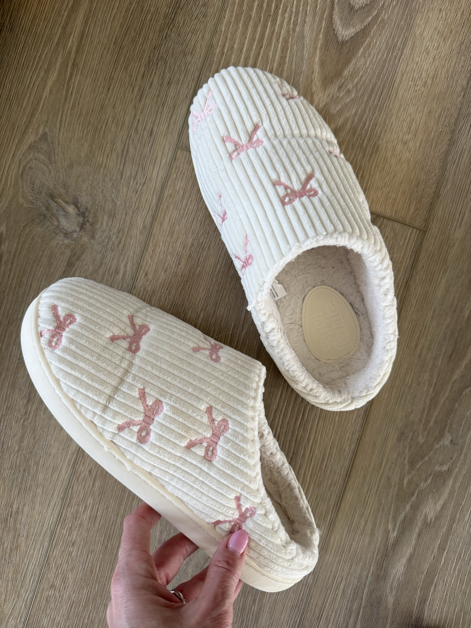 🎀 Found the perfect slippers! 