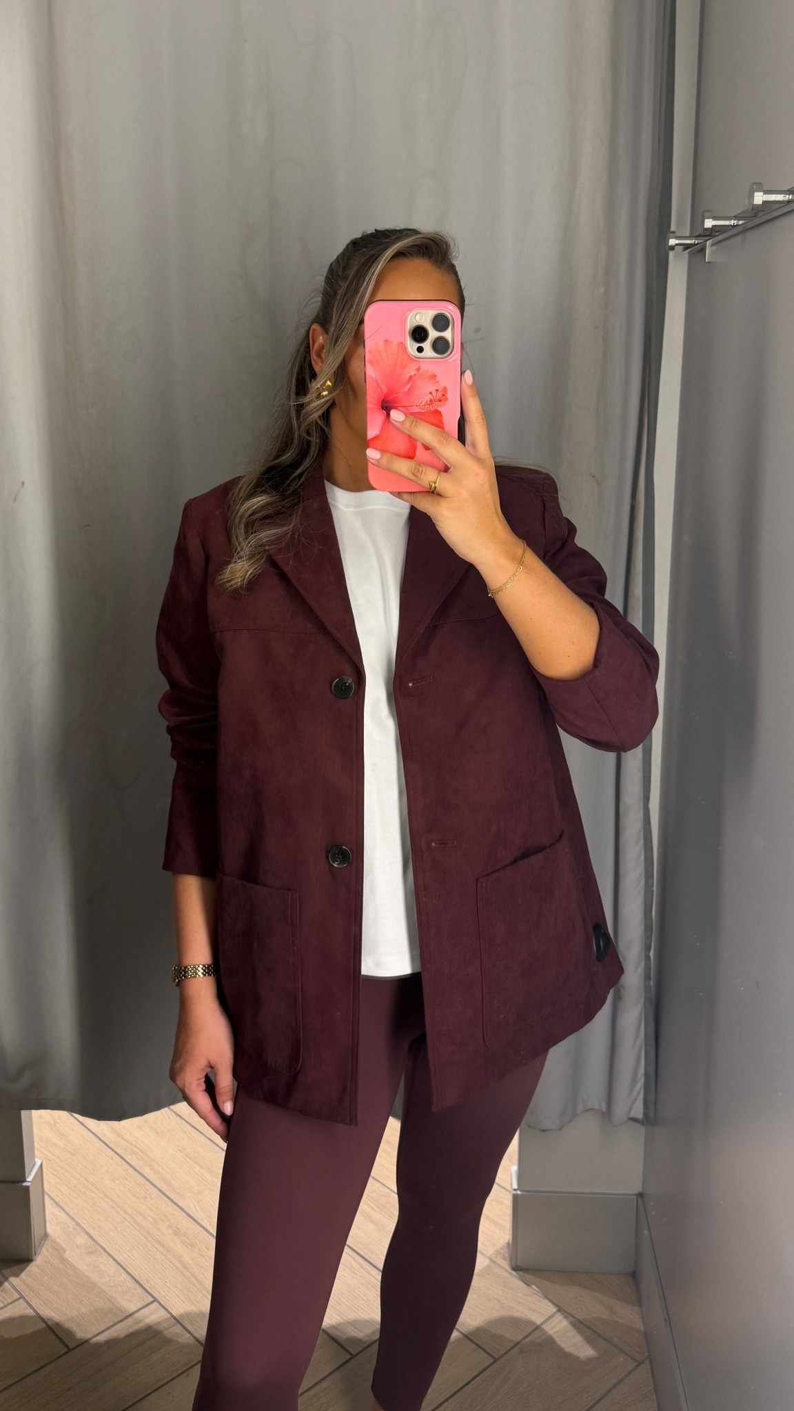 I think I’ve found my blazer of the season!!! You know how much I love burgundy and they’ve brought out the faux suede in the colour!!! 

I’m wearing a medium for reference
T-shirt is also a size medium & leggings a size small

Autumn outfit, cherry, burgundy, suede, blazer, autumn jacket, 

#LTKstyletip #LTKuk #LTKautumn