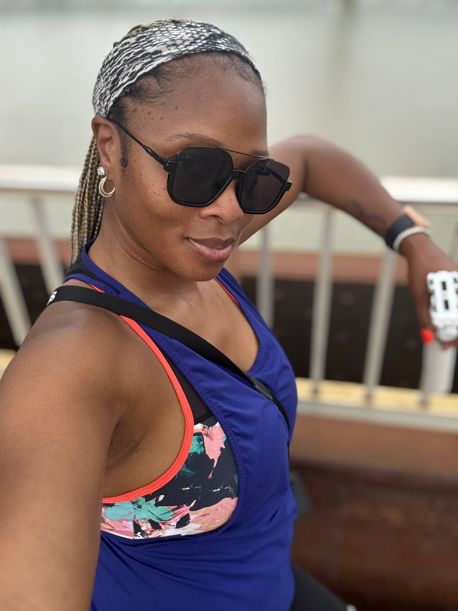 Post-workout glow hits different by the water 💦 Took a quick selfie break on the bridge in my stylish Amazon sunnies—because fitness & fashion go hand in hand 😎💪🏾 #LTKfit #AmazonFinds #WaterfrontVibes

#LTKBeauty #LTKFindsUnder50 #LTKStyleTip