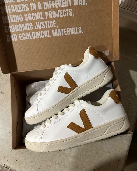My Veja sneakers arrived last weekend and they are PERFECT! Freaking love this style. The color is so pretty! Fit true to size for me. 

Veja, designer sneakers, luxury sneakers, simple shoes, white sneakers 

#LTKshoecrush