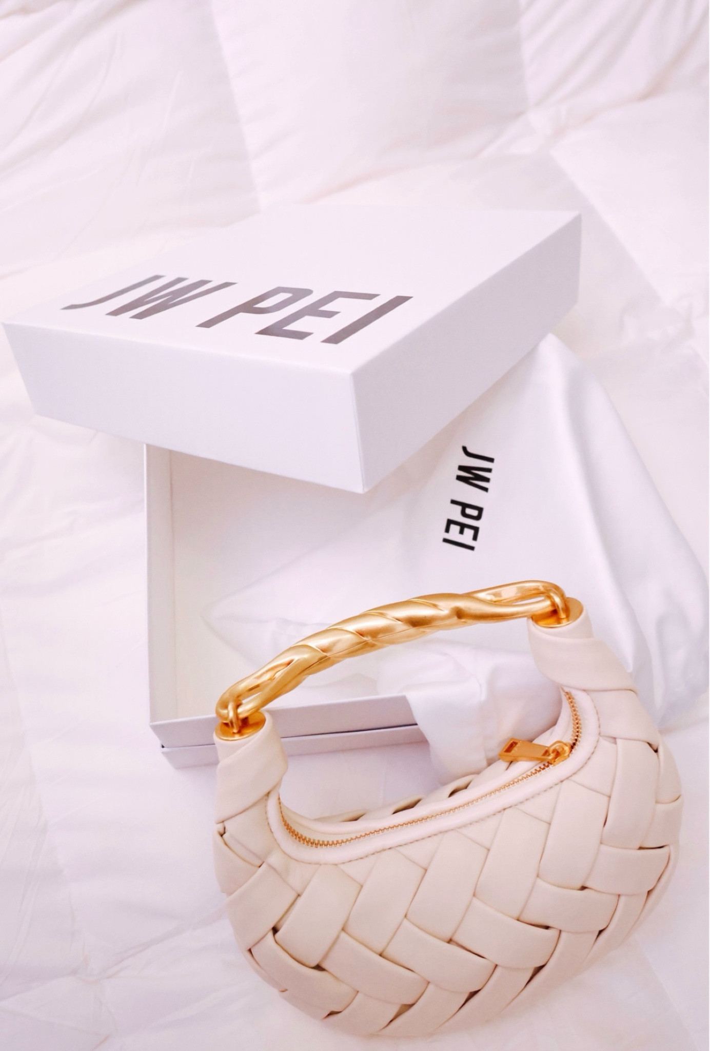 JW PEI Bag 