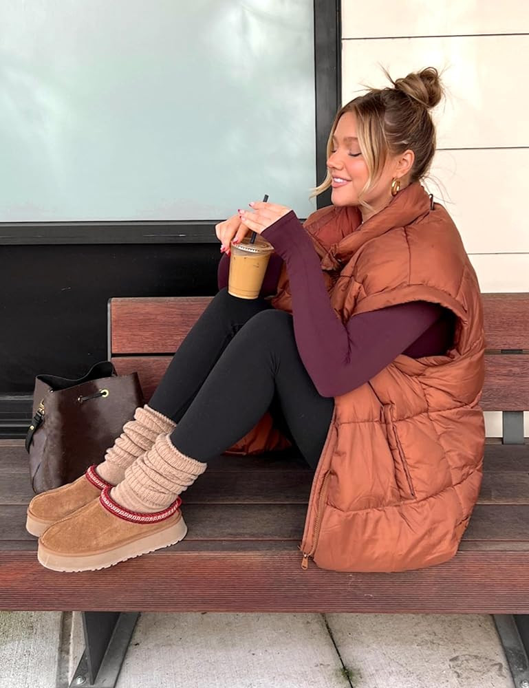 APAFES Women Winter Oversized Puffer Vest Lightweight Stand Collar Flysleeve Insulated Padded Puf... | Amazon (US)