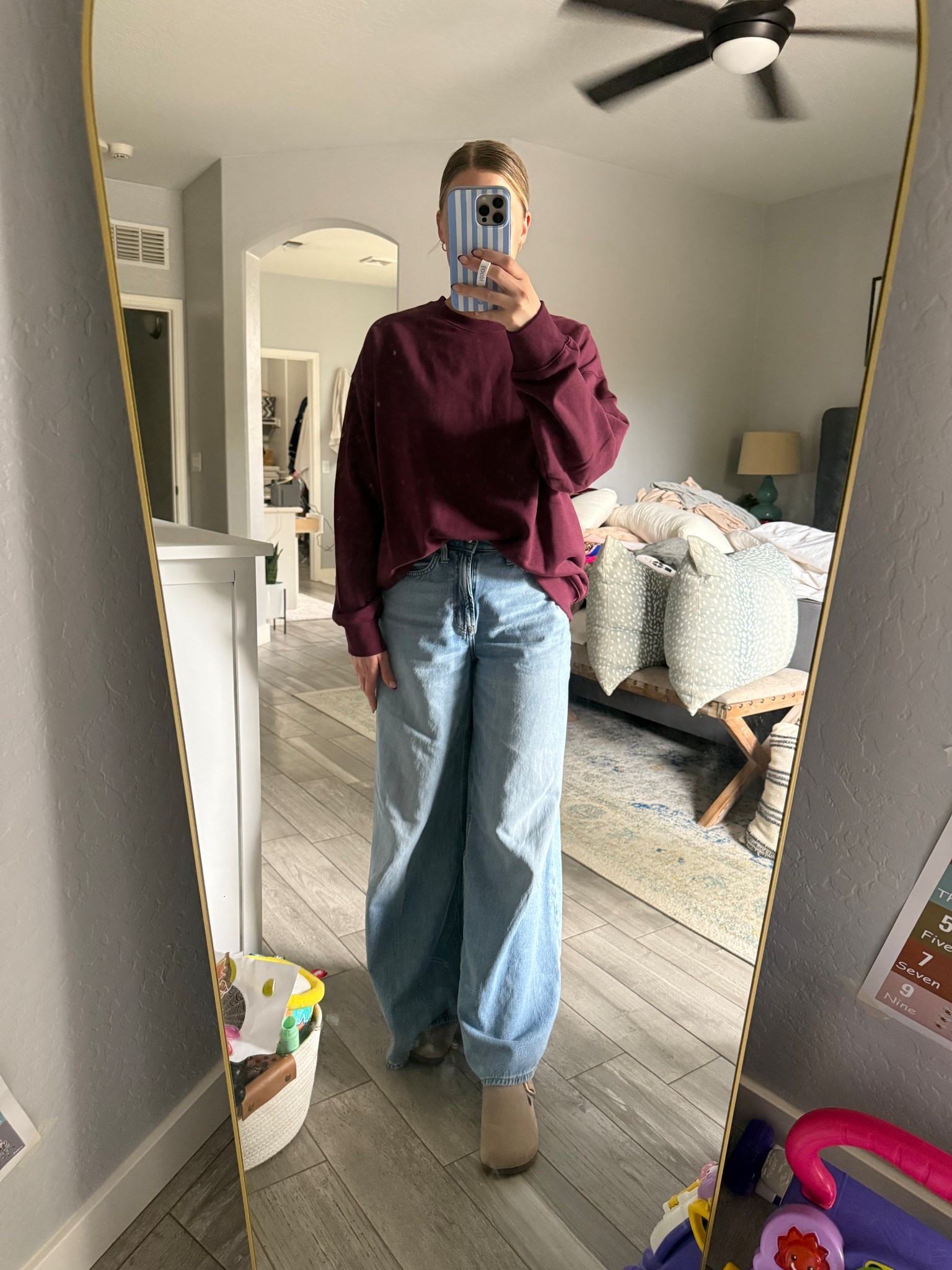 These baggy jeans are really growing on me! 🤩 

#targetstyle #baggyjeans 

#LTKStyleTip #LTKSeasonal