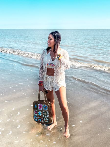 Three pieces beach crochet bohemian style suit and cover up and tote bag!

Swim suit// two piece// bohemian style // beach wear



#LTKfindsunder50 #LTKfindsunder100 #LTKSeasonal