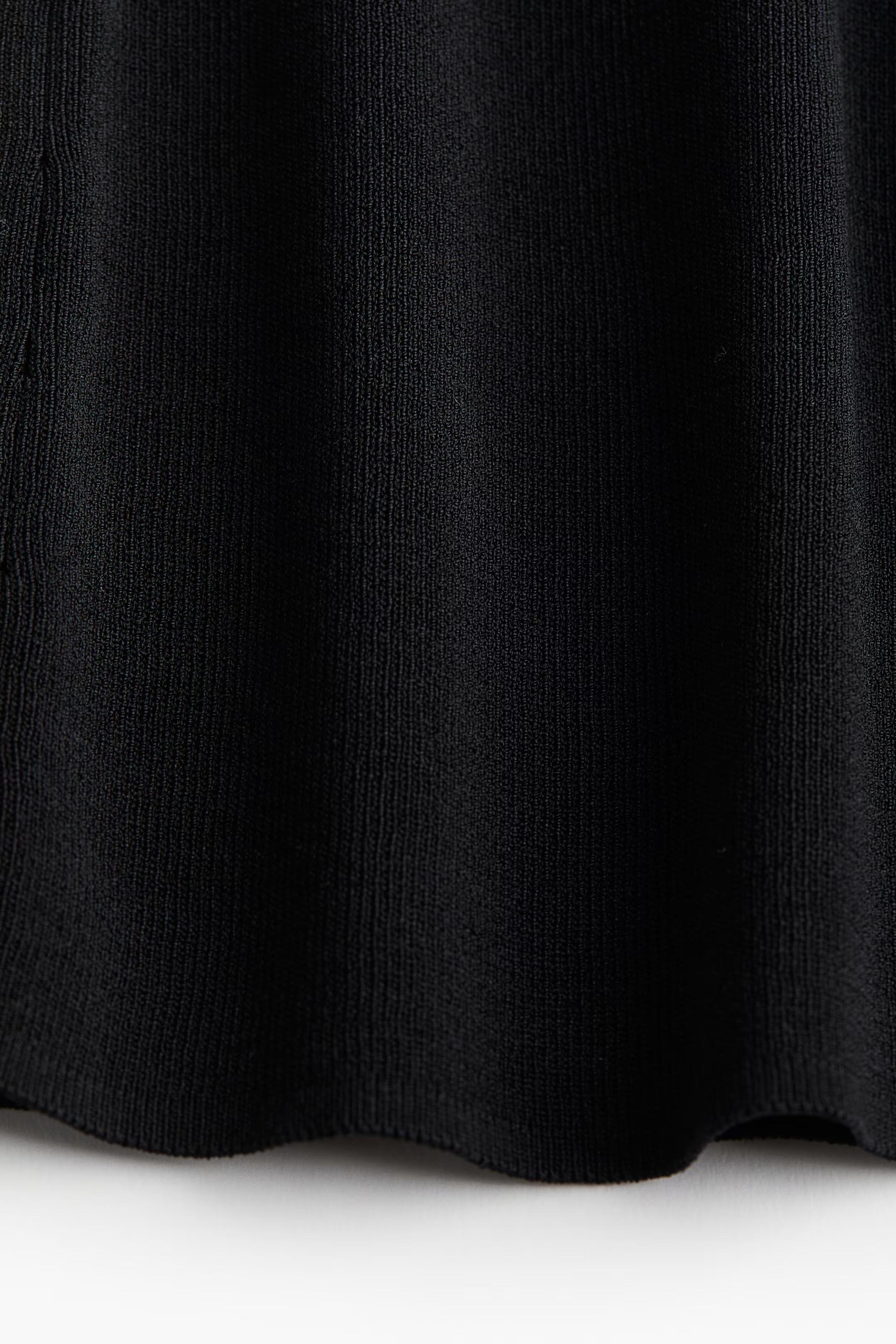 Knitted vest top | H&M (UK, MY, IN, SG, PH, TW, HK)