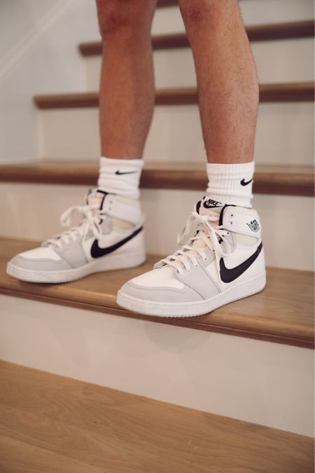 I love sneakers! If you’re ever in search of good Nike sneakers you should look on Stockx that is where I buy my Nikes! 🙌🏼

#LTKmens #LTKFind #LTKshoecrush
